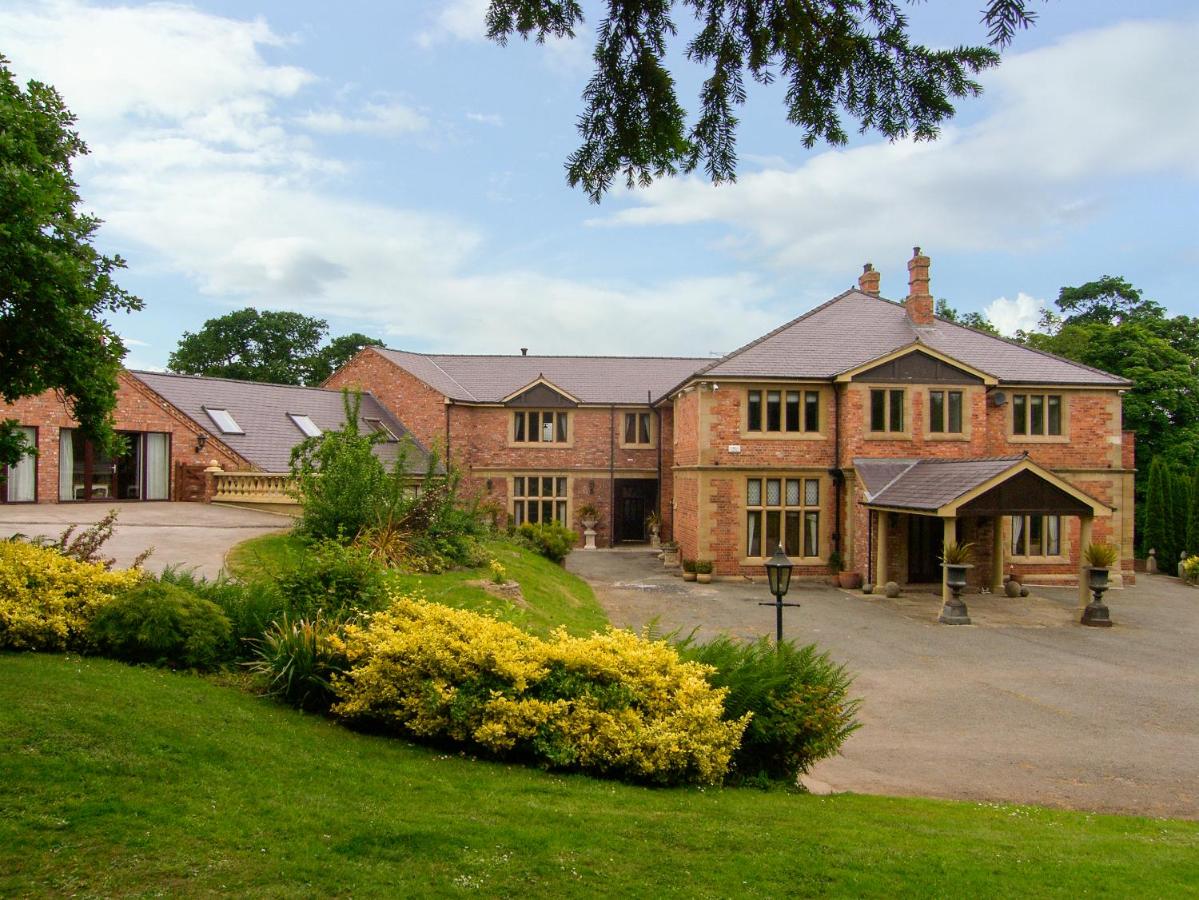 B&B St Asaph - Richmond Hall - Bed and Breakfast St Asaph