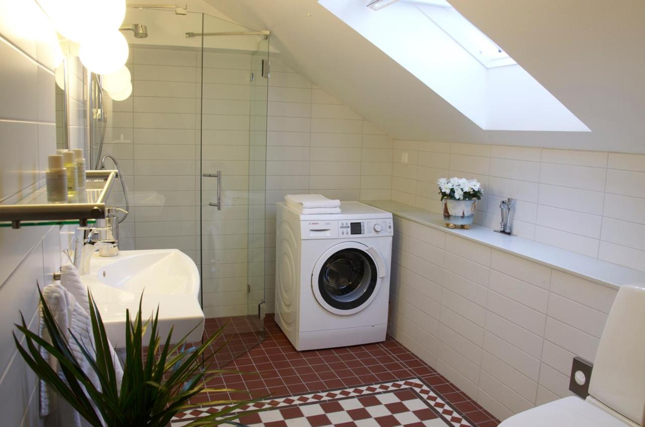 One-Bedroom Apartment - Storkyrkobrinken 4