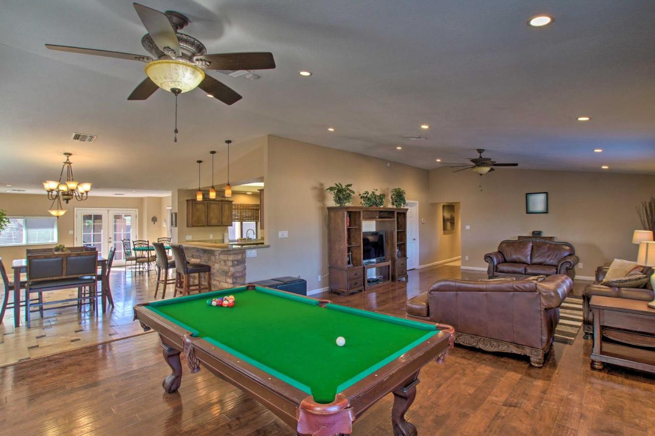 Group Getaway with Pool and Putting Green in Glendale - B&B Phoenix