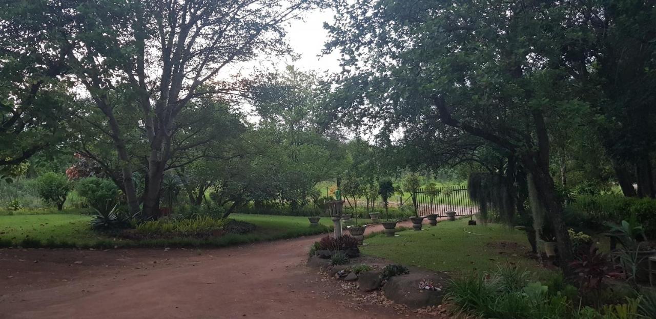 A Farm Stay - Casablanca's Private Cottage,no loadshedding! - Ferienwohnung Hazyview