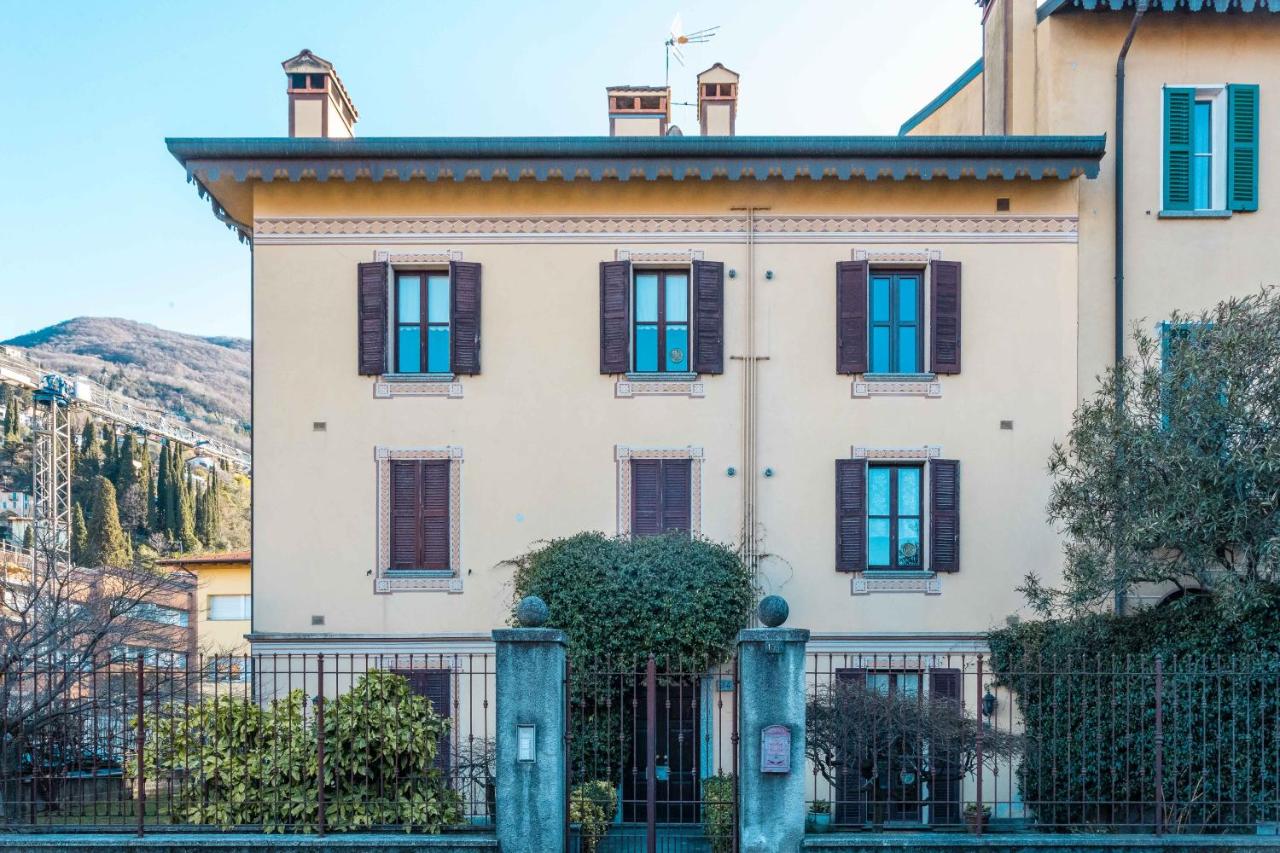 Porto Azzurro Apartment - Ferienwohnung Varenna