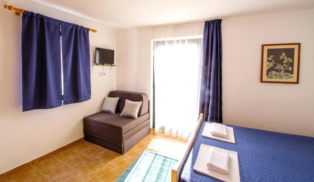 Studio Apartment with Sea View
