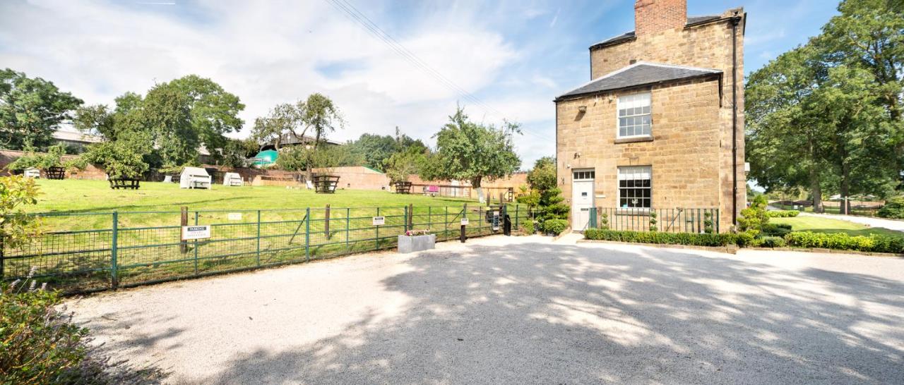 Six-Bedroom House- The Farmhouse Southwing