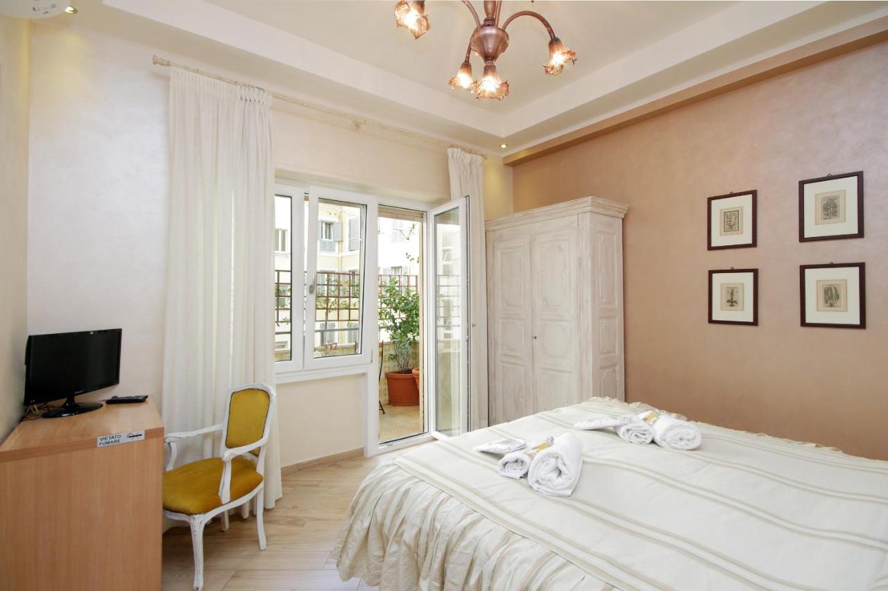 Colosseo Two-Bedroom Apartment with Balcony - Via Capo D'Africa 31