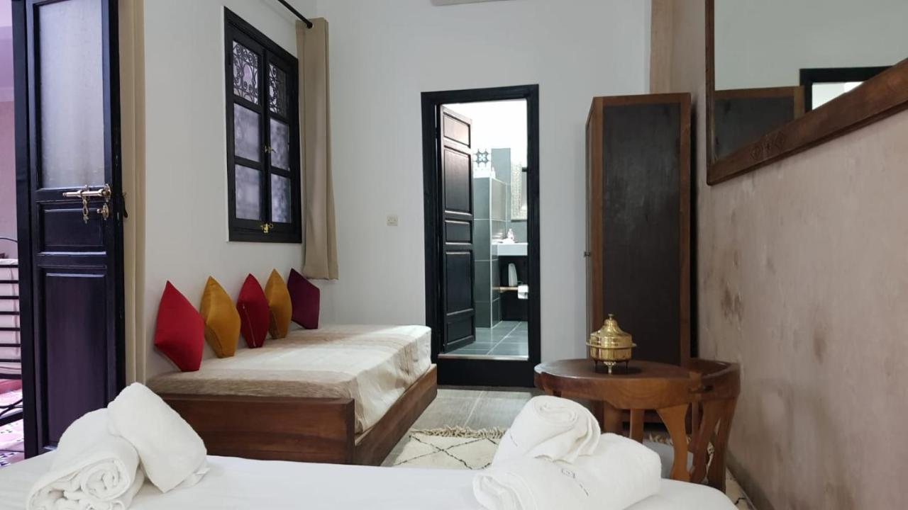 Dreibettzimmer mit Bad