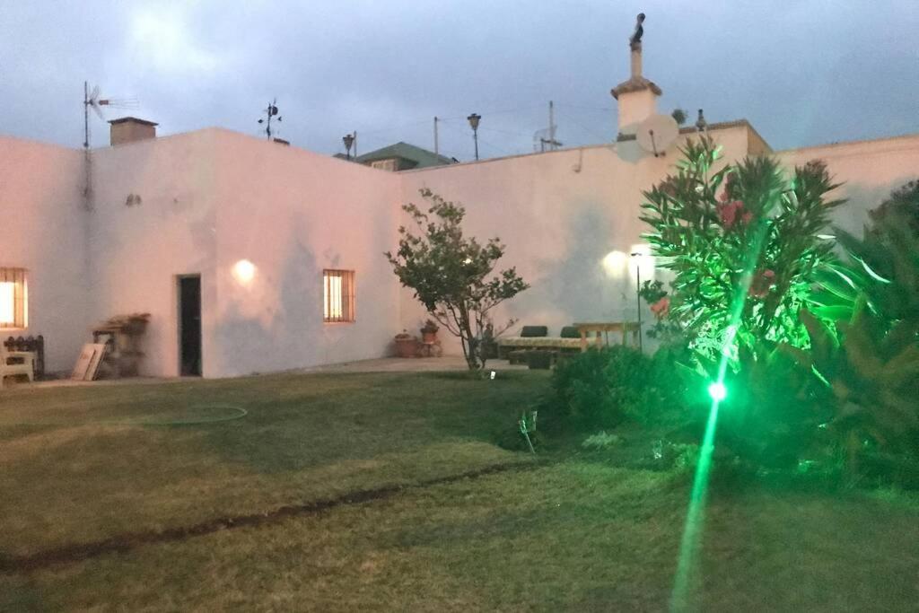 Casa en Bolonia muy cerca de la playa - B&B Bolonia