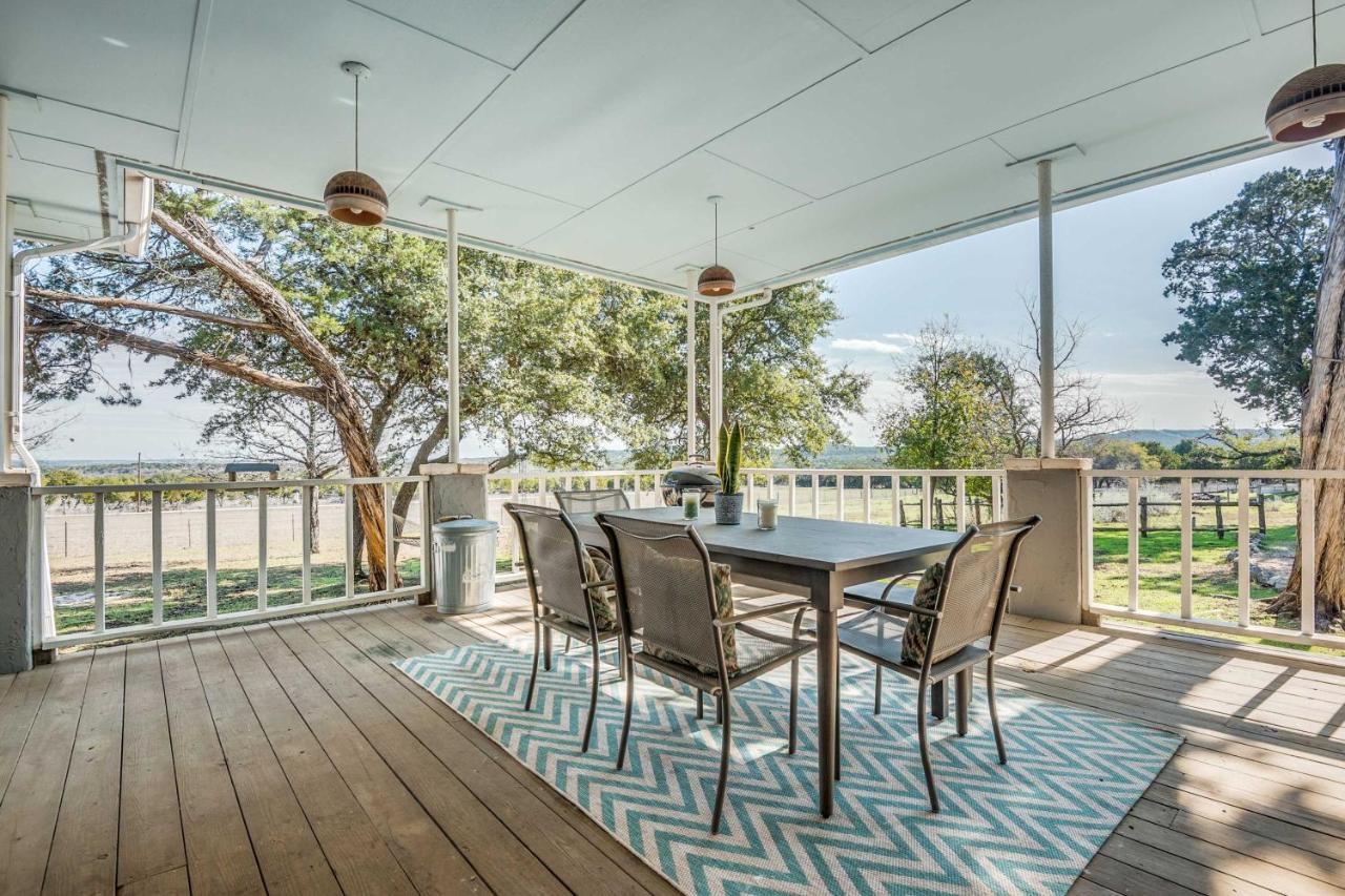 Serene Hill Country Wildlife Sanctuary w/ Porch - B&B Boerne