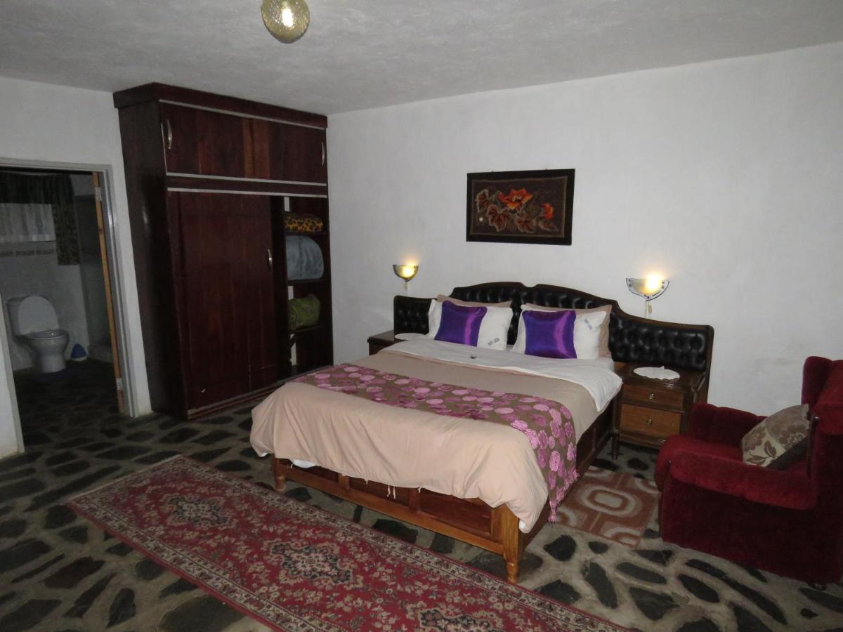 Chambre Familiale avec Douche 