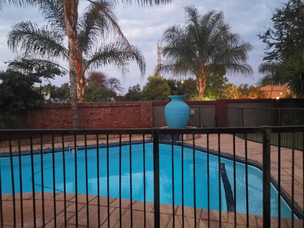 B&B Pretoria - Klyne Jiweel Guesthouse - Bed and Breakfast Pretoria