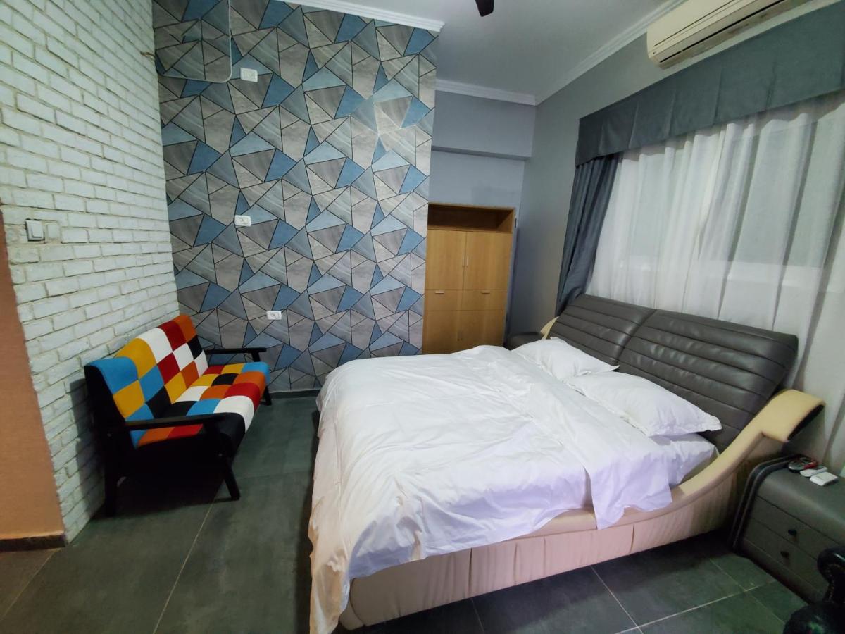 Estudio con 1 cama grande