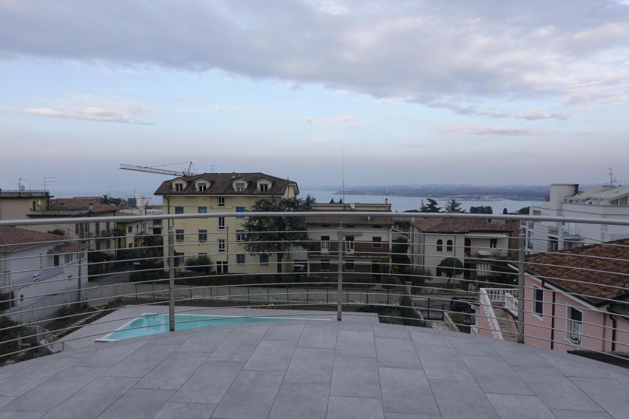 Three-Bedroom Penthouse Apartment with Terrace 