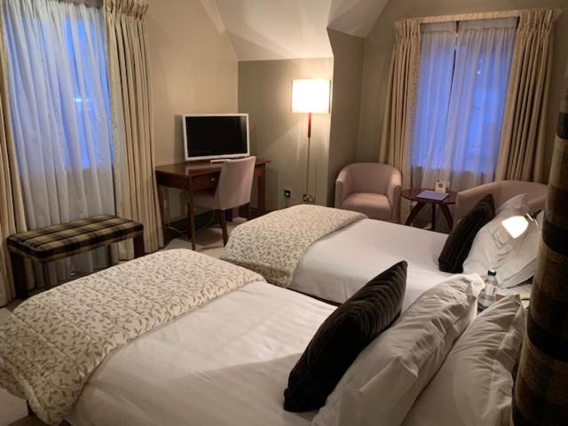 Twin Room with Shower