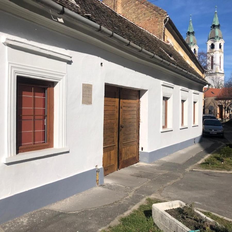 Corte Apartman - B&B Pápa