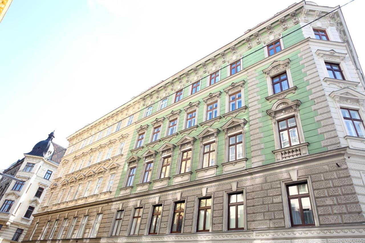 Mozart Apartments - Rögergasse - Bed and Breakfast Wenen