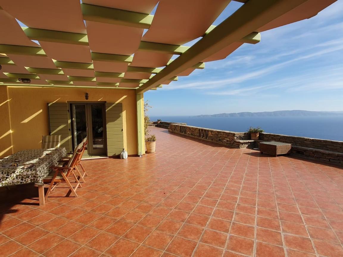 B&B Chavouna - Breathtaking seaview villa in a serene scenery - Bed and Breakfast Chavouna