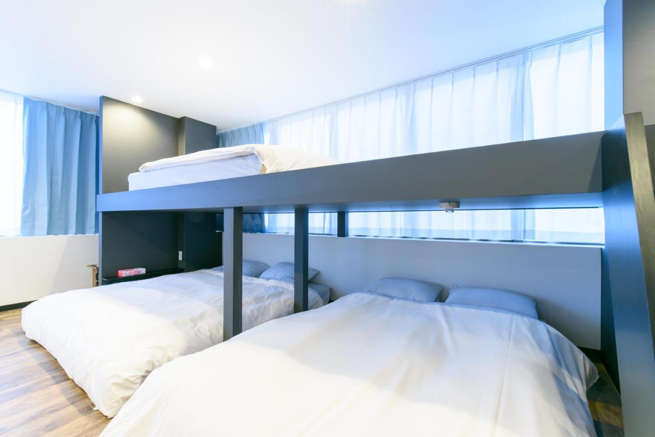 Black Gate日本橋 - Bed and Breakfast Osaka