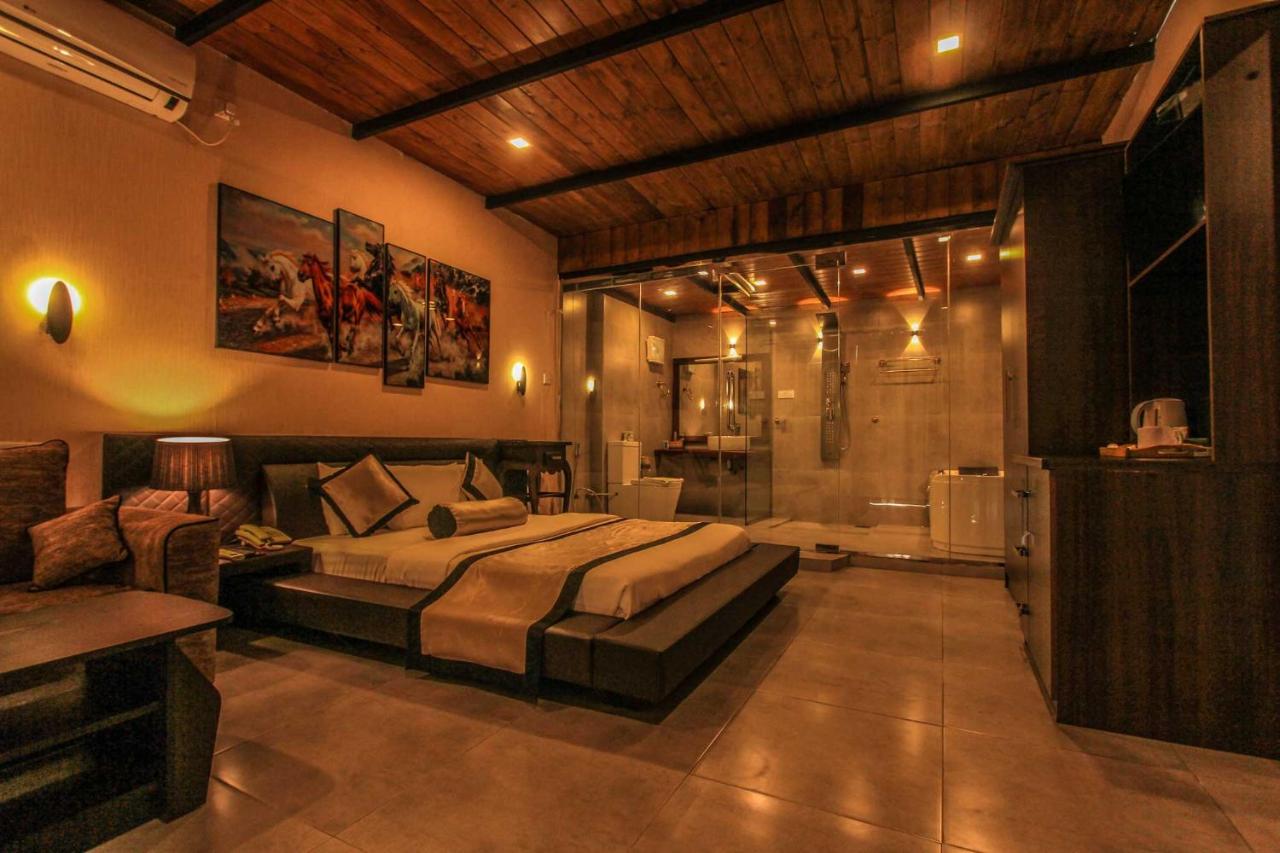 Suite with Ella Rock View