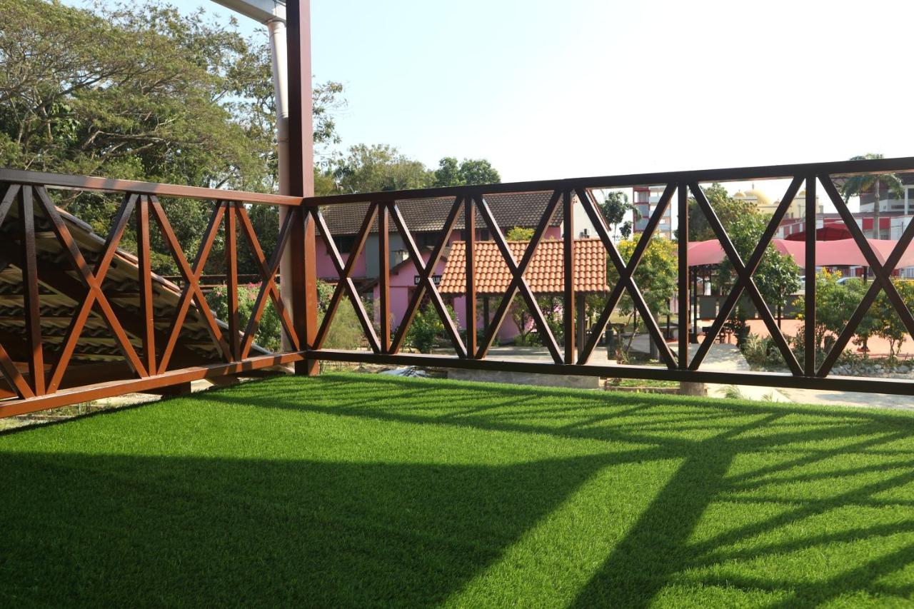 Inapan Taman Herba - Bed and Breakfast