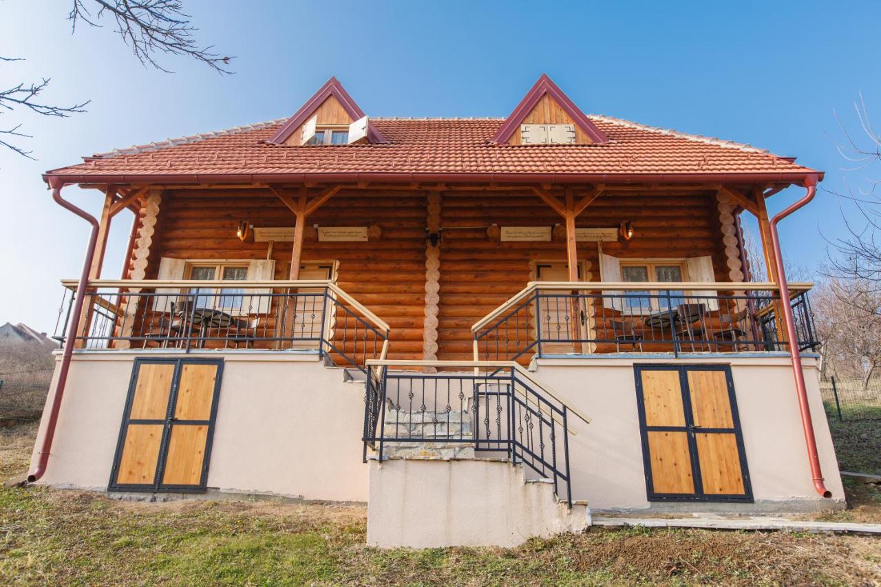 B&B Vrdnik - Apartmani Žuti Leptir - Bed and Breakfast Vrdnik