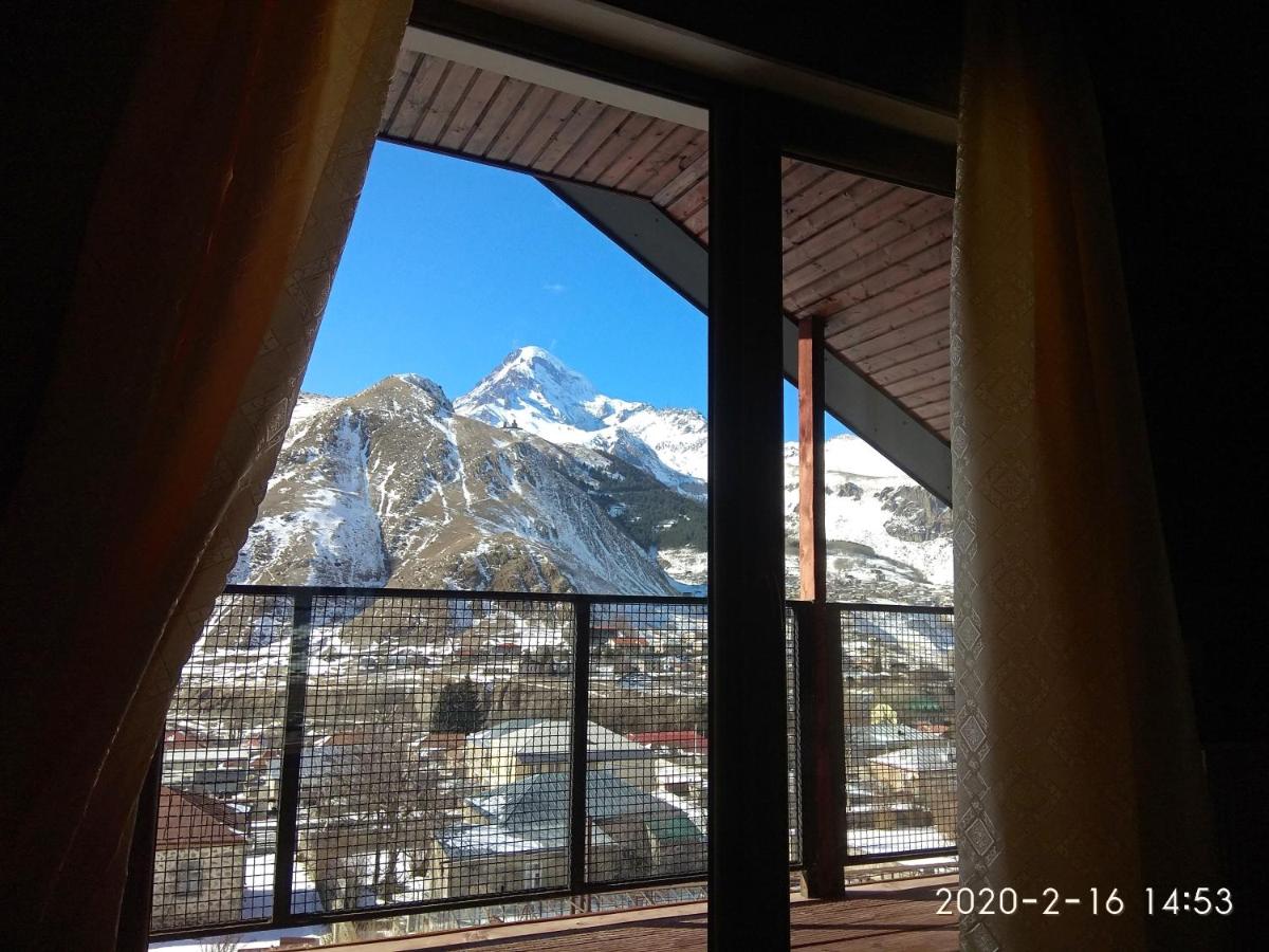 DISCOVER KAZBEGi HOTEL - Bed and Breakfast Stepantsminda