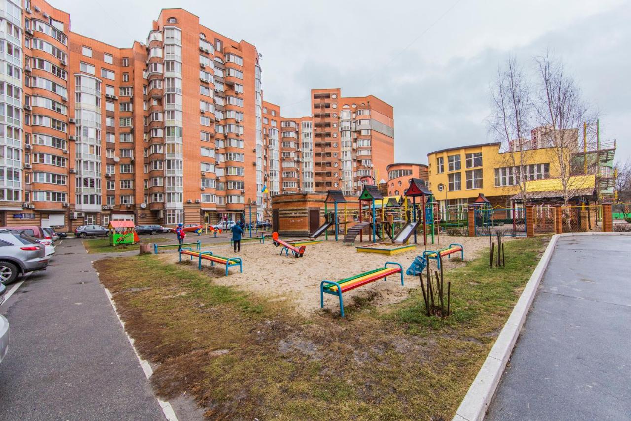 Комфортная двухкомнатная квартира возле метро Академгородок - Chambres d'hôtes Kiev