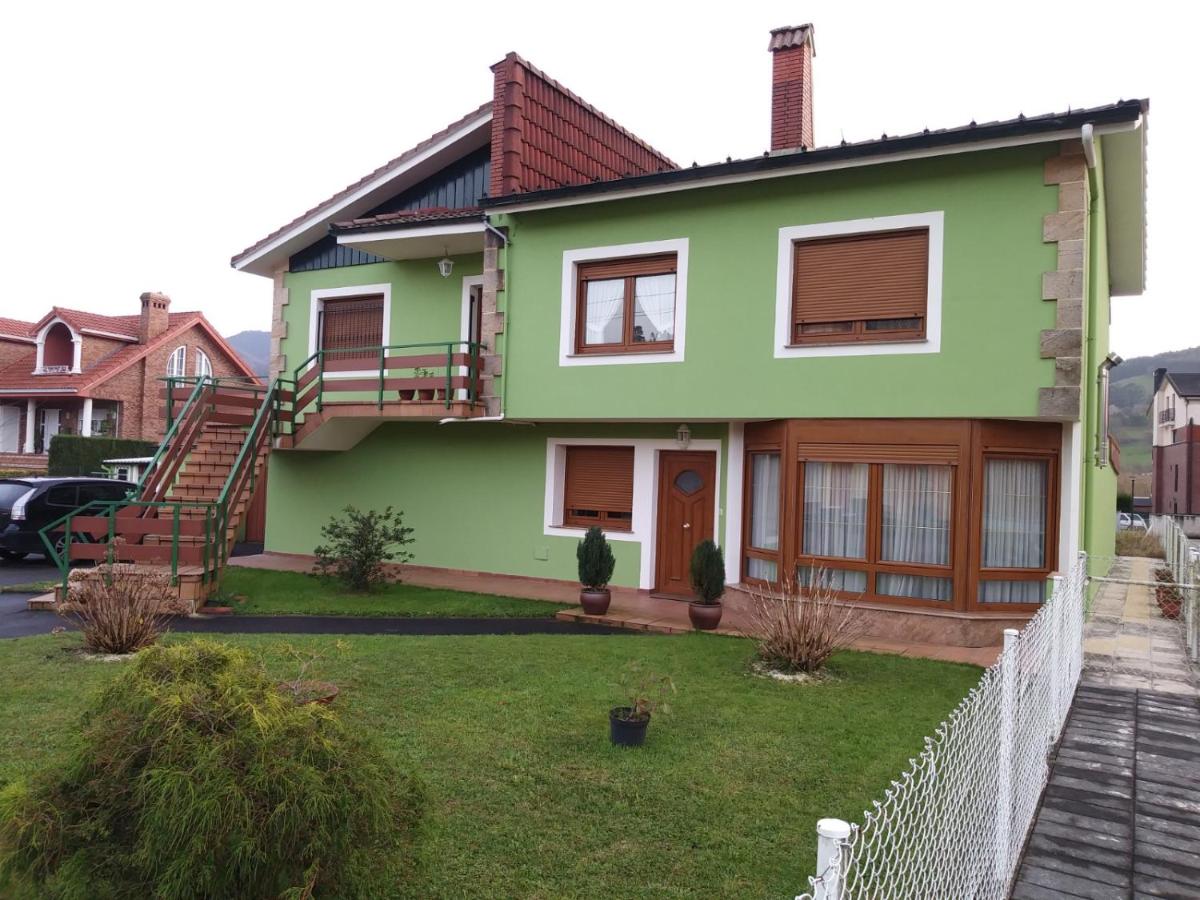 Las Higueras -casa con jardín- - B&B