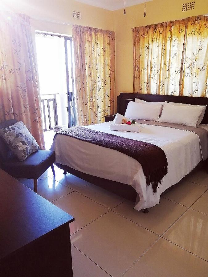 Palm Gardens Guesthouse - B&B