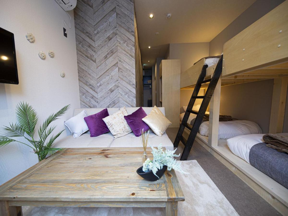 Family Room with Shower Room2