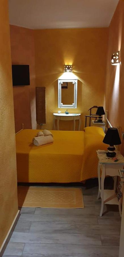 Camera Matrimoniale con Letto Supplementare