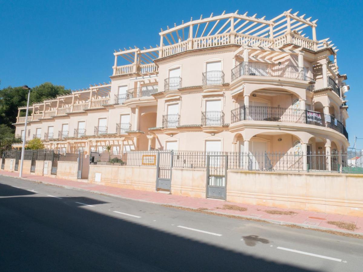 Residencial Los Almendros Playa Romana - B&B