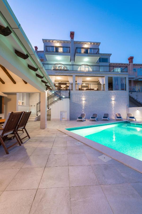 Villa Nila - Private Pool and Sea View - Bed and Breakfast Dubrovnik