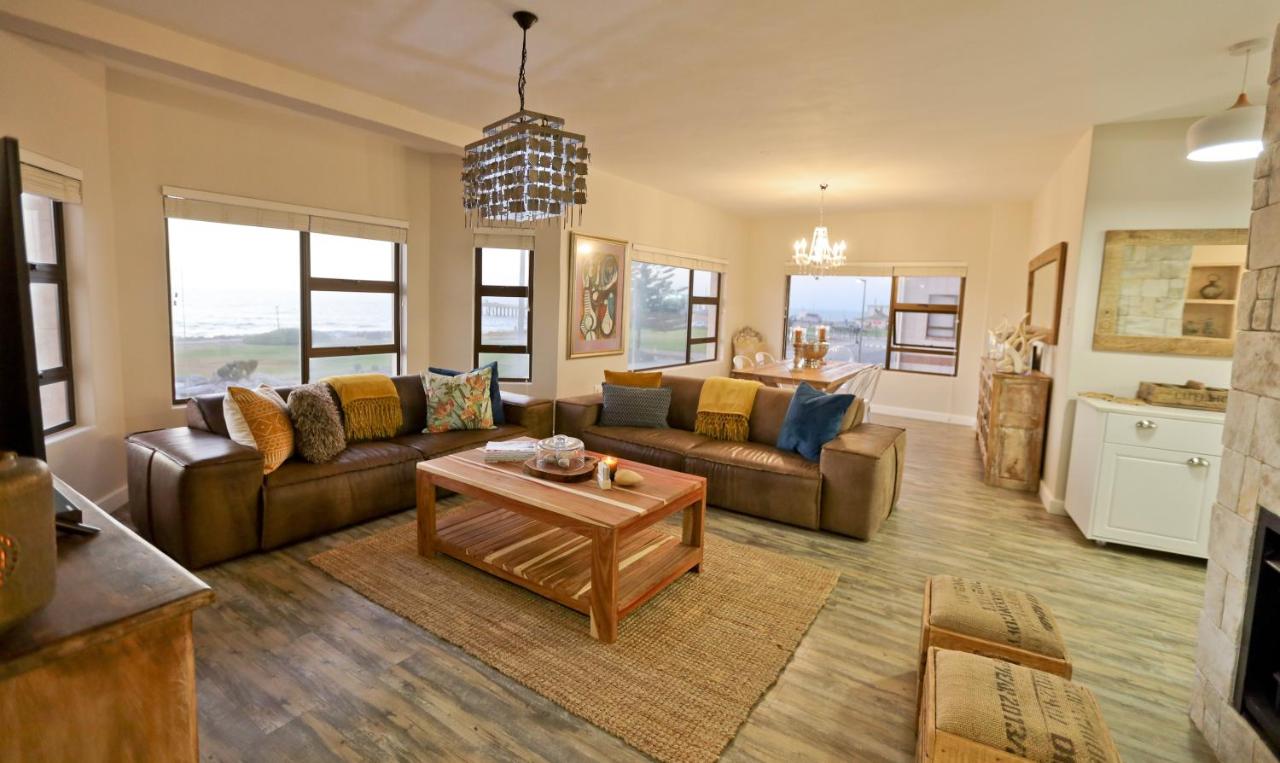 B&B Swakopmund - Beachfront Apartment @ Morleenpark unit 11 - Bed and Breakfast Swakopmund