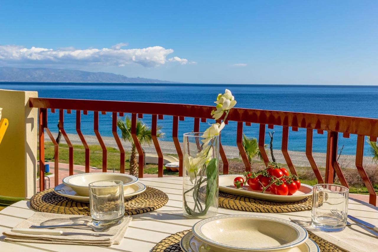 B&B Nizza di Sicilia - La Plage - Home and Sea - Bed and Breakfast Nizza di Sicilia