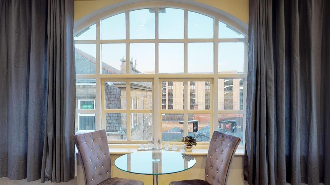 The Stylish Penthouse of Harrogate - Sleeps 7 - B&B