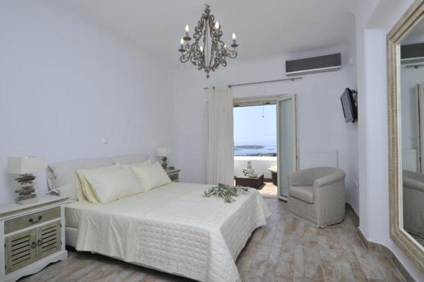 One-Bedroom Apartment with Private Outdoor Jacuzzi