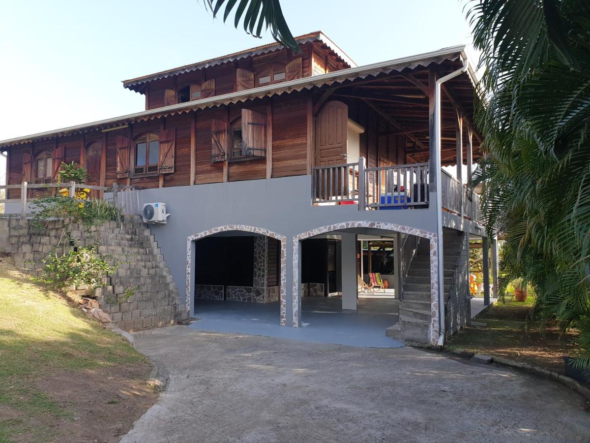 Le Goyav' appart avec piscine et jacuzzi au Vauclin - B&B Le Vauclin
