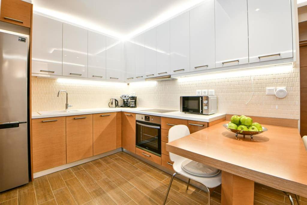 Modern hospitality, with private garden, Athens - B&B Athens