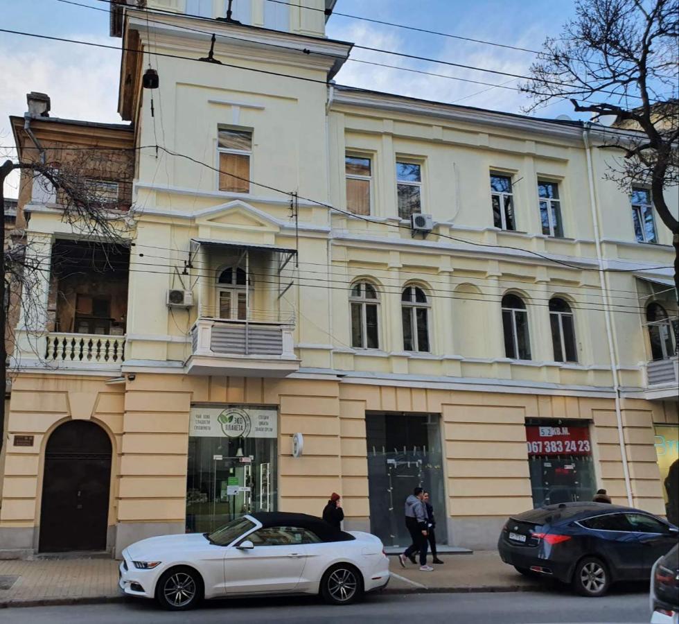 Апартаменти у центрі, біля парку Шевченко & Shevchenko Park Comfort Apart - Chambres d'hôtes Odessa