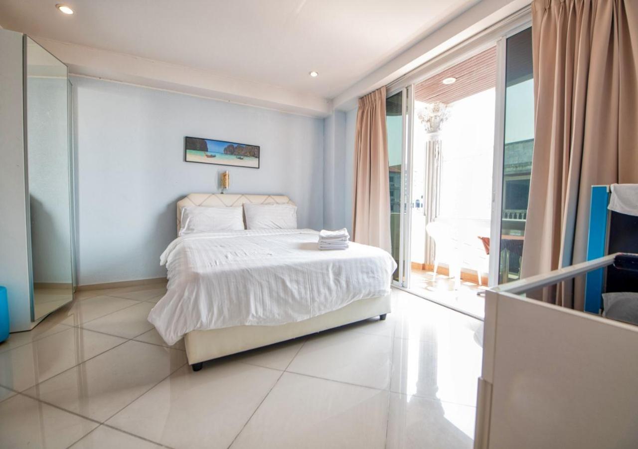 Habitación Doble con vistas laterales al mar