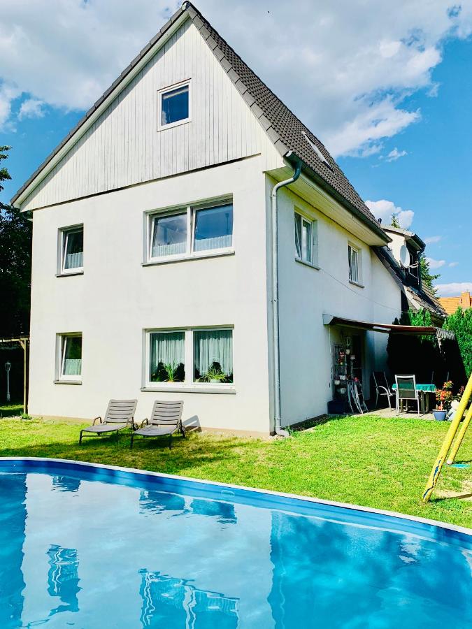 Gästehaus Falkensee, nahe Berlin mit Pool - Ferienwohnung
