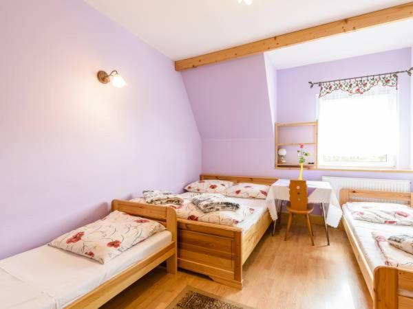 Vierbettzimmer mit Bad