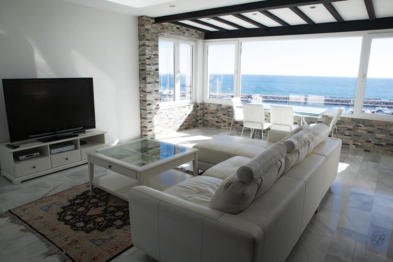 B&B Marbella - Luxury Puerto Banus Penthouse With Parking & WI-FI - Bed and Breakfast Marbella