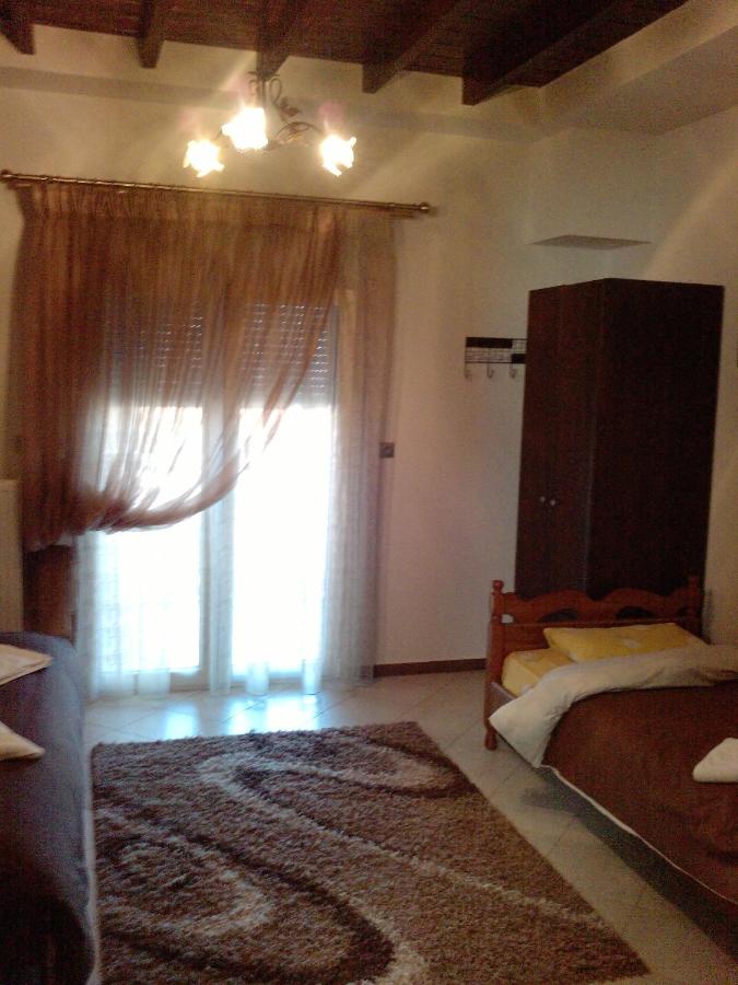 Studio (3 Adults)