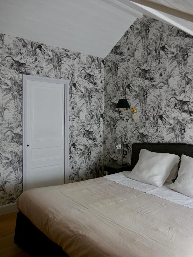 Großes Doppel-/Zweibettzimmer