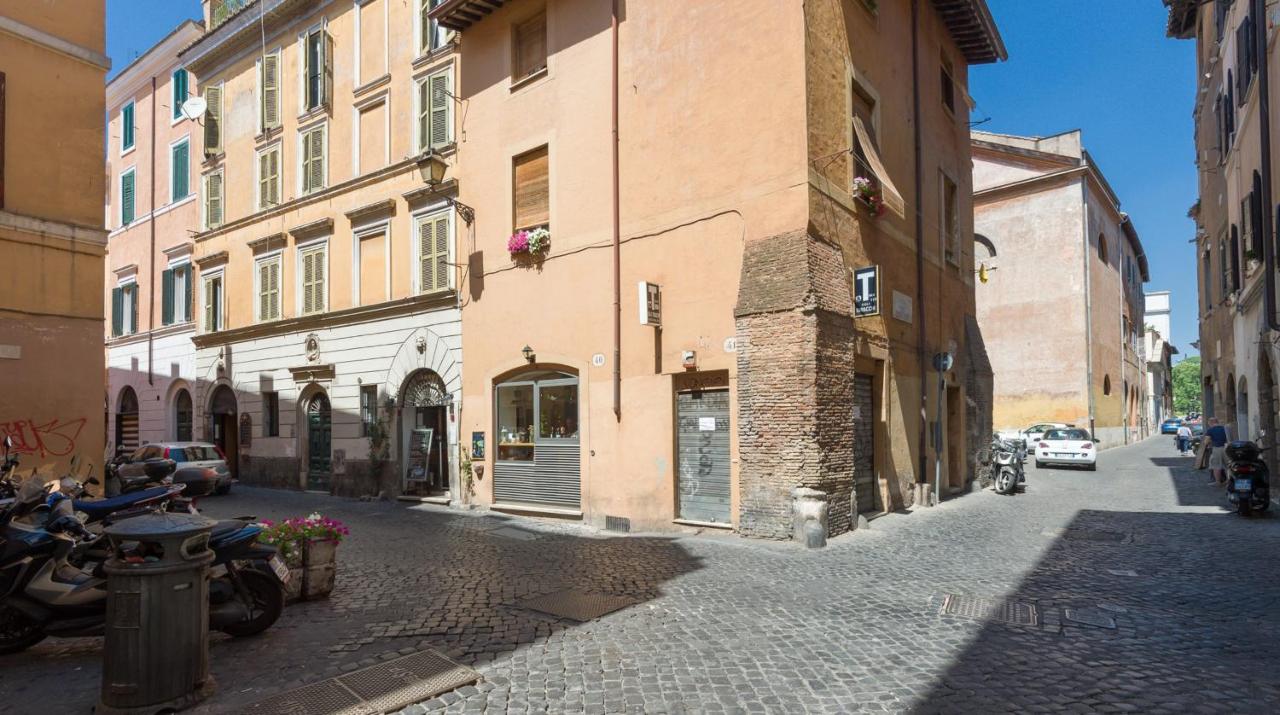 TrastevereHome - Santa Cecilia in Trastevere with Balcony - B&B Rome