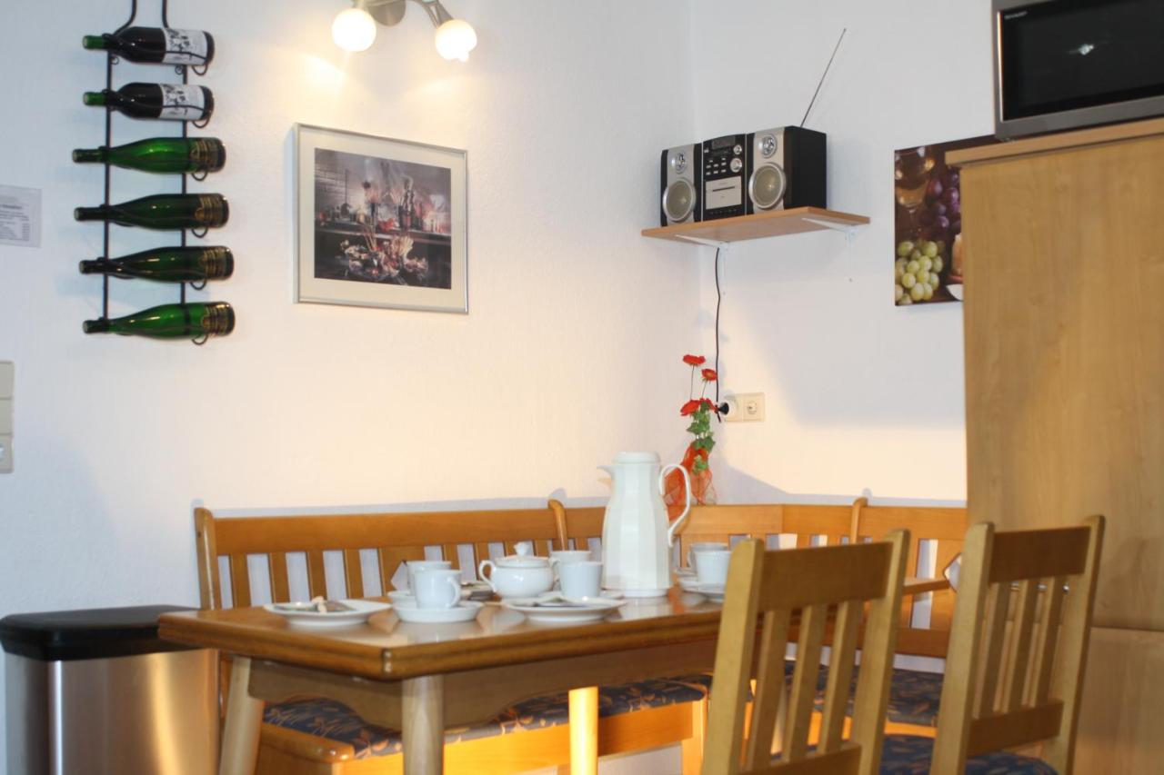 B&B Bremm - Komfort Ferienhaus FEWO70 - Bed and Breakfast Bremm