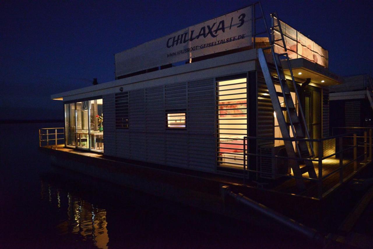 Hausboote und Ferienhäuser Marina Mücheln - B&B