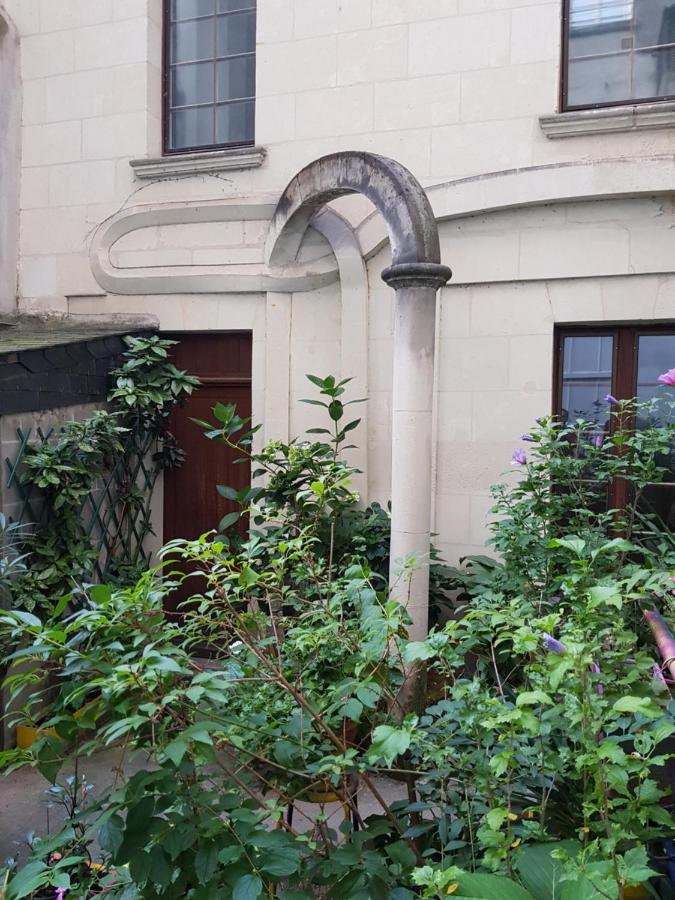 Maisonnette atypique en triplex au calme hyper-centre place du Ralliement - B&B