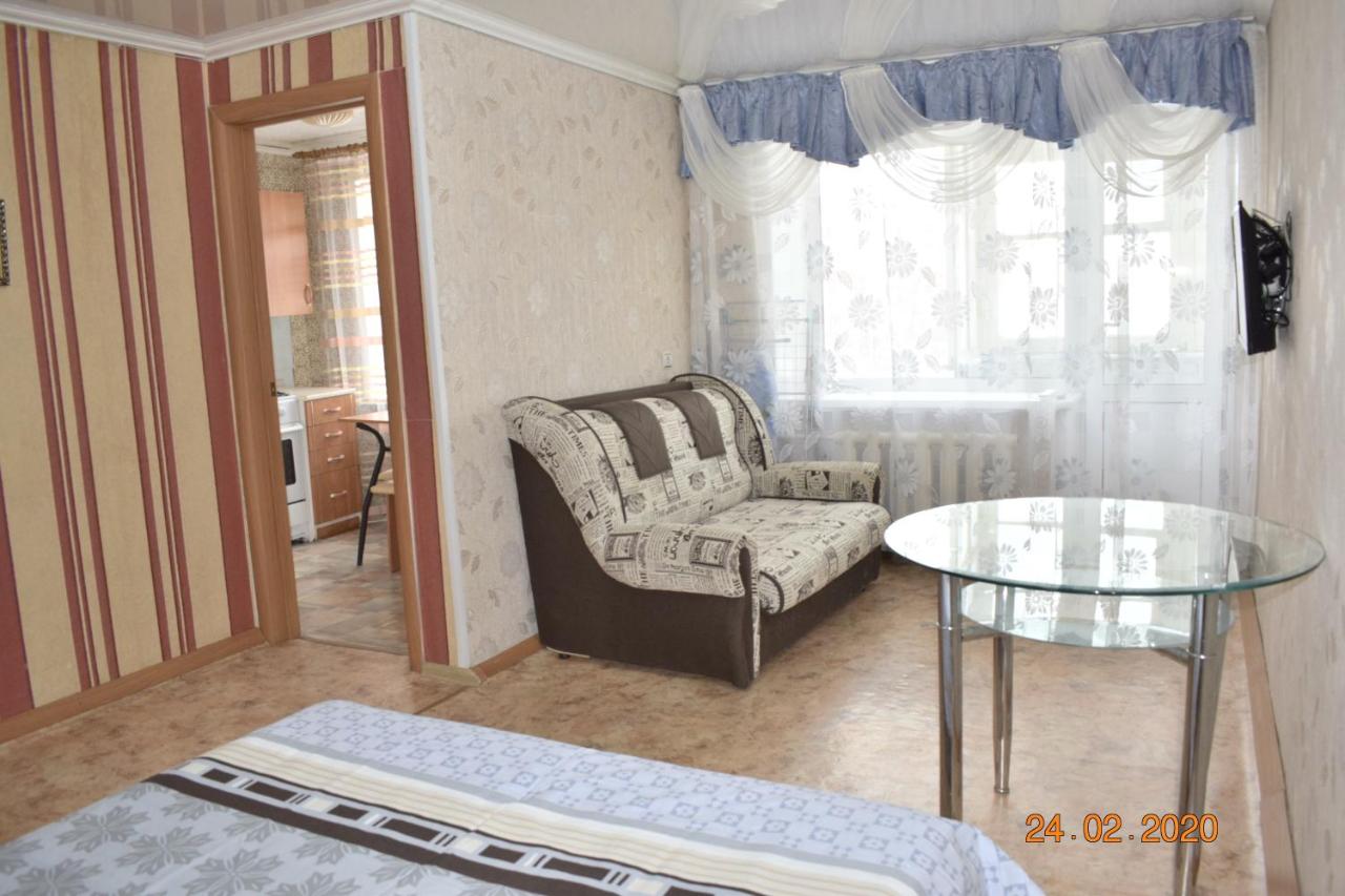 B&B Kökşetaw - 1 комнатные апартаменты на Абая 134 - Bed and Breakfast Kökşetaw