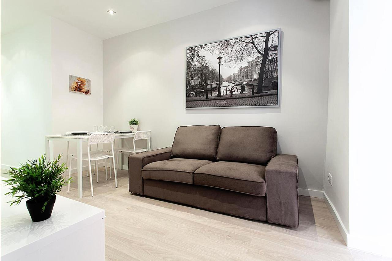 MIQUEL ANGEL - Apartments & one with private terrace - B&B Barcellona